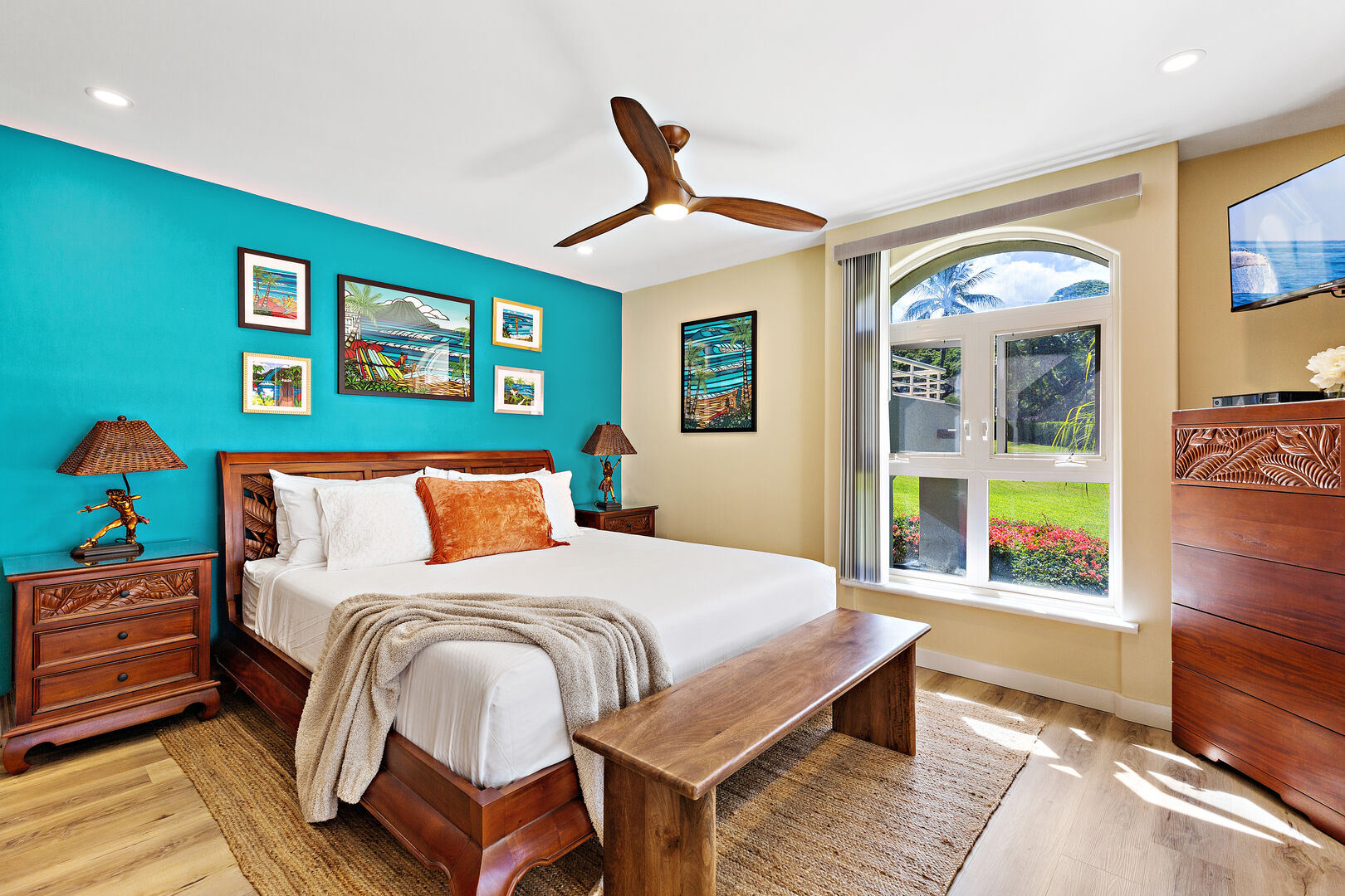 bedroom at our vacation rentals on Maui, HI